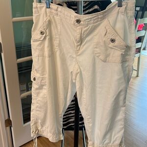 DB established 1962 ladies cargo capri pants